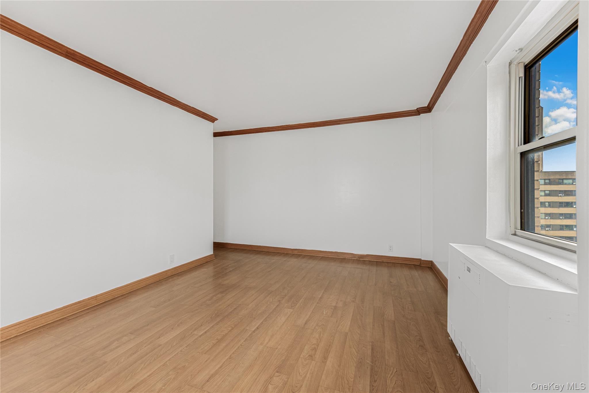8 Fordham Oval 16b Property Photo 12
