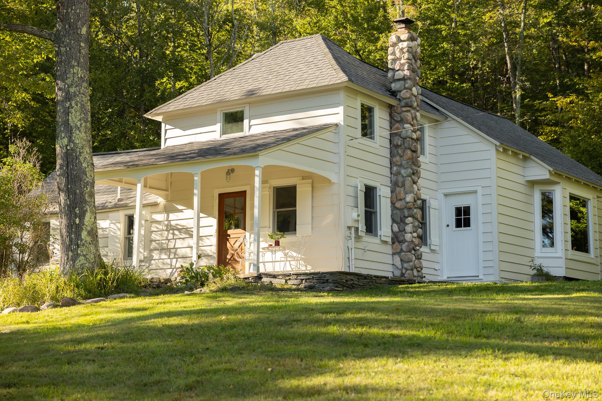 371 Grooville Road Property Photo 1