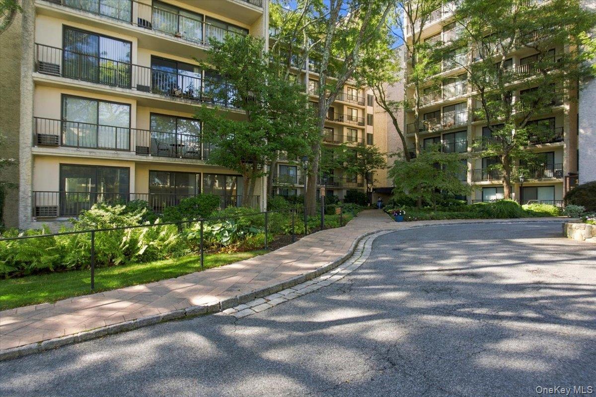 150 Overlook Avenue 1p Property Photo 2