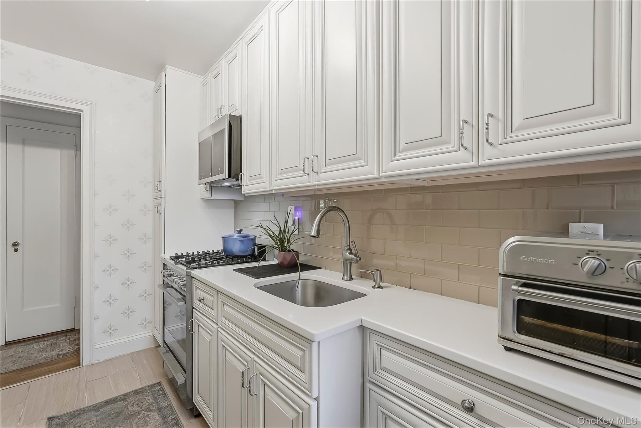 20 N North Broadway G230 Property Photo 18