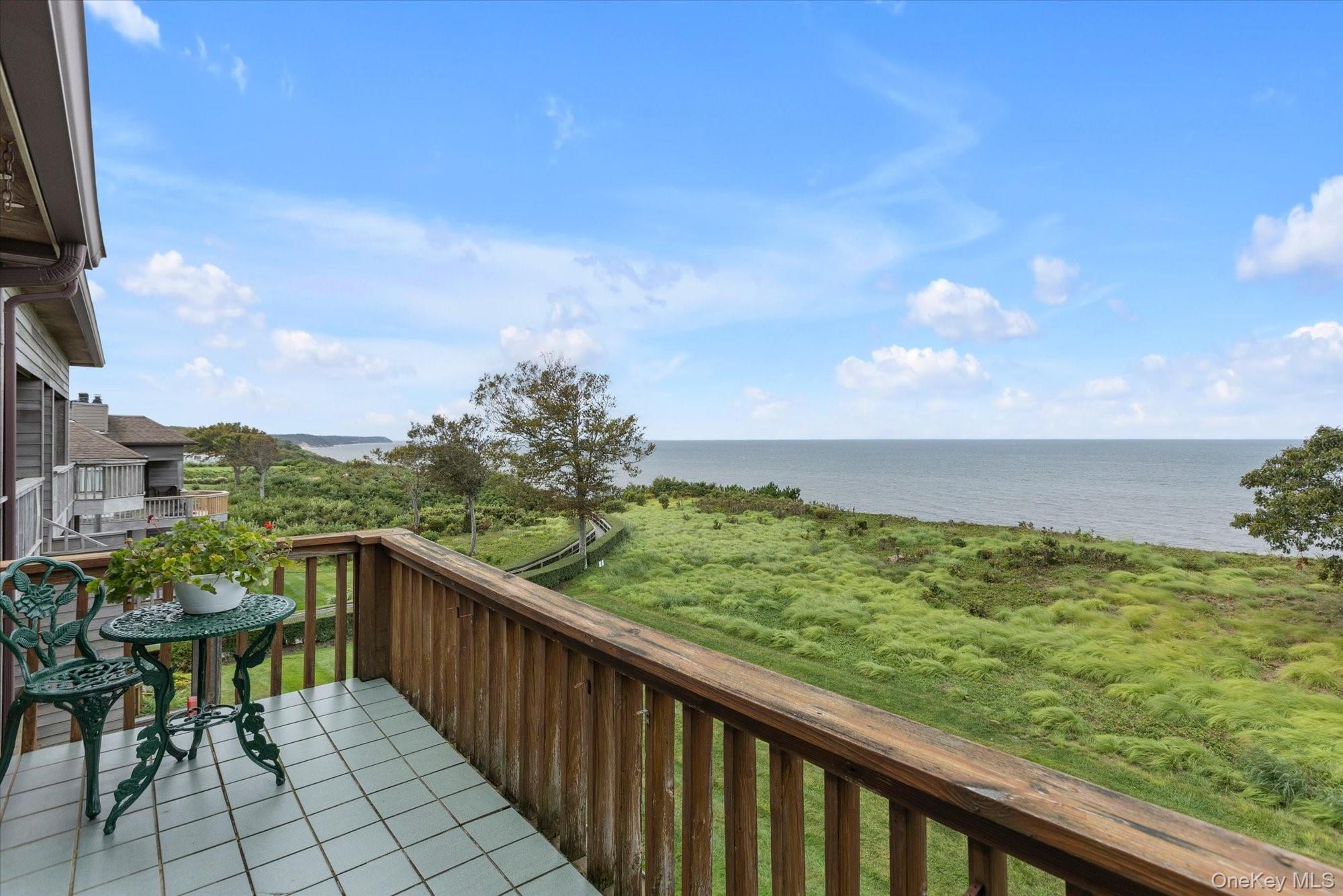 318 Fox Hill Drive Property Photo 1