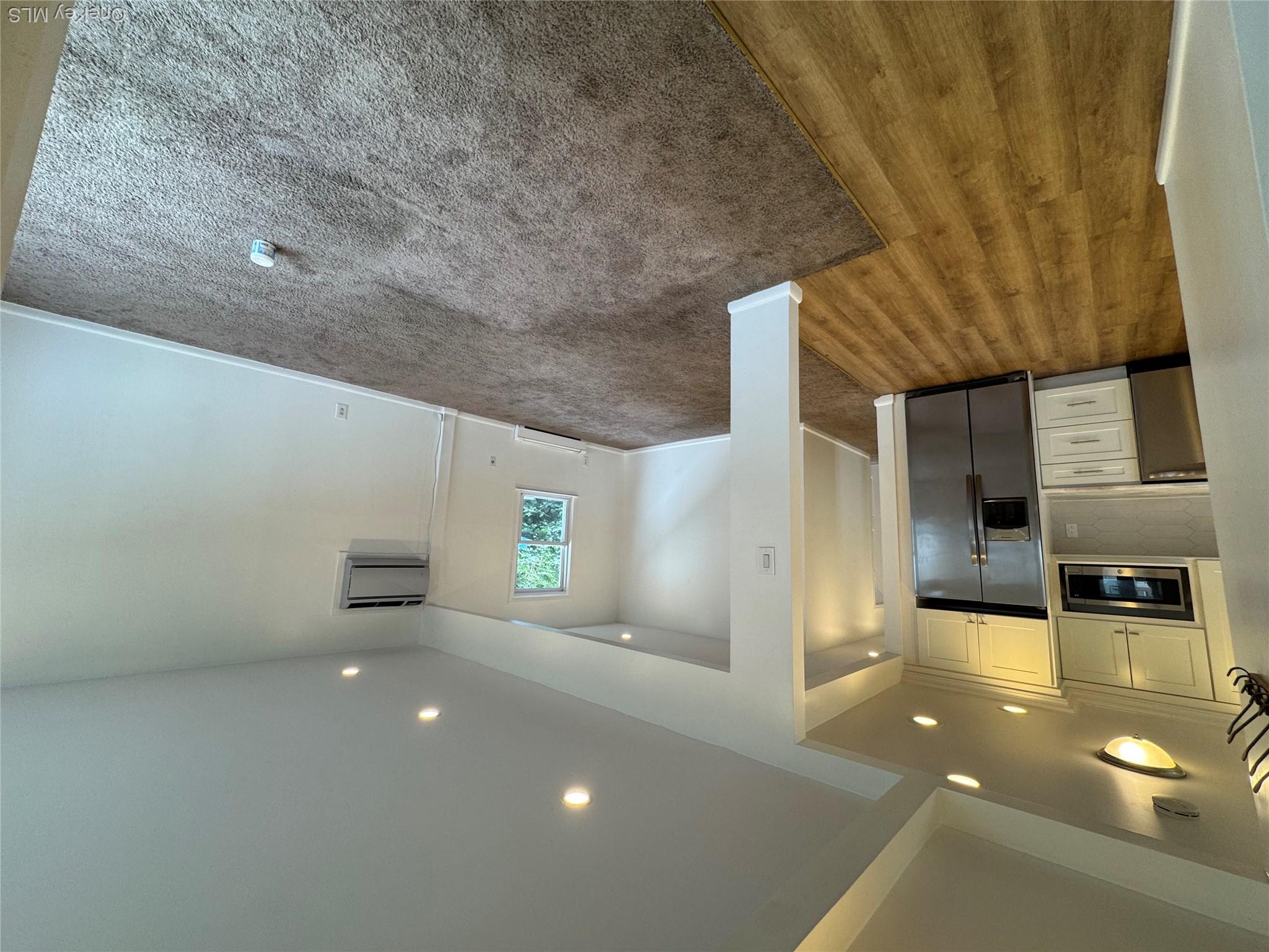 25401 Pembroke Avenue Ground Duplex Property Photo 1