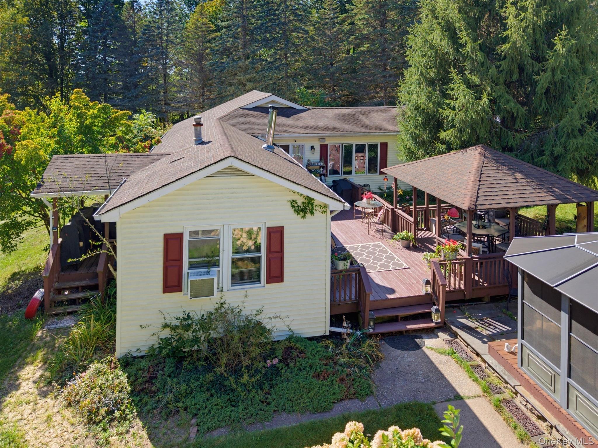 1758 Ulster Heights Road Property Photo 1
