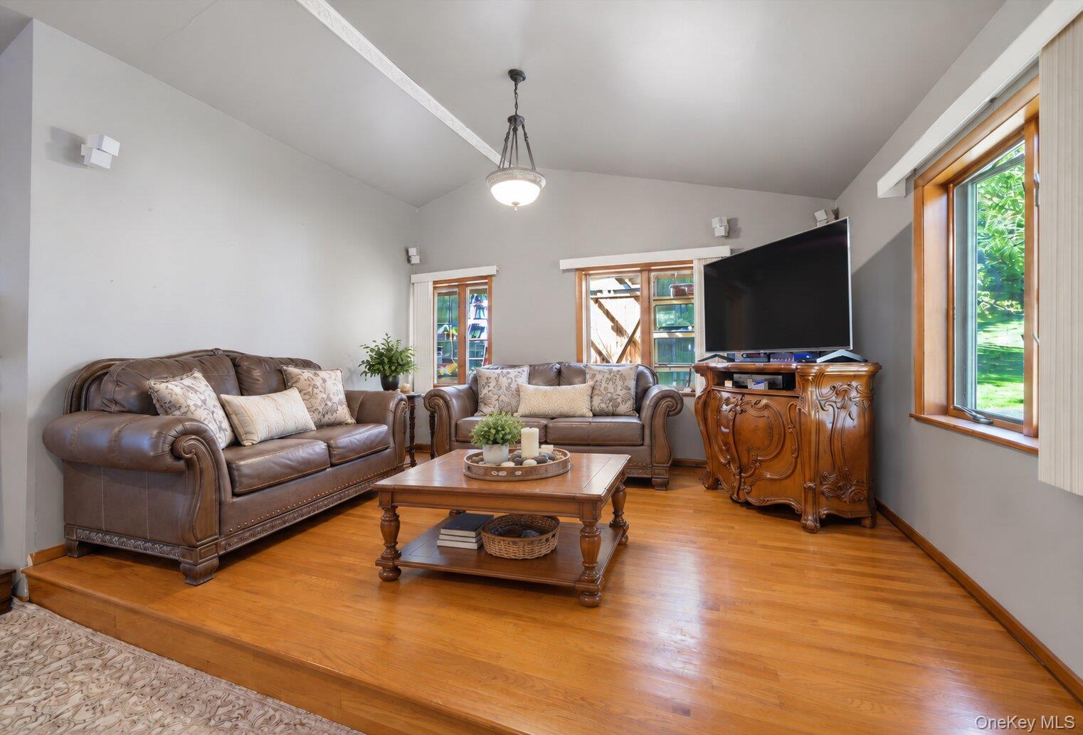 1758 Ulster Heights Road Property Photo 4