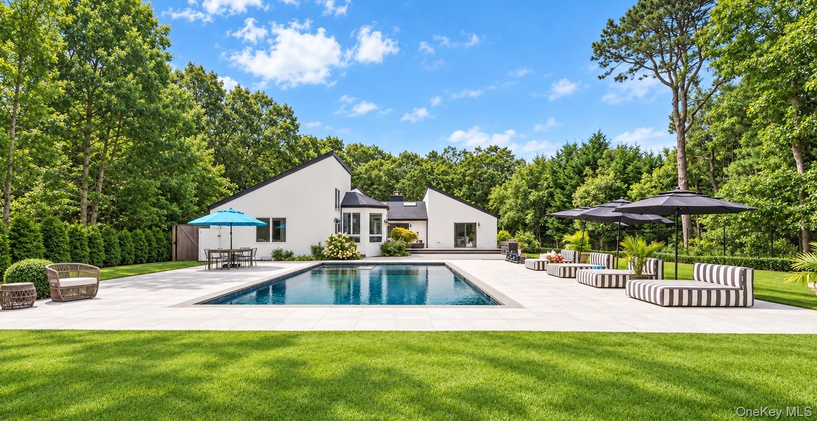 1050879 Property Photo 3