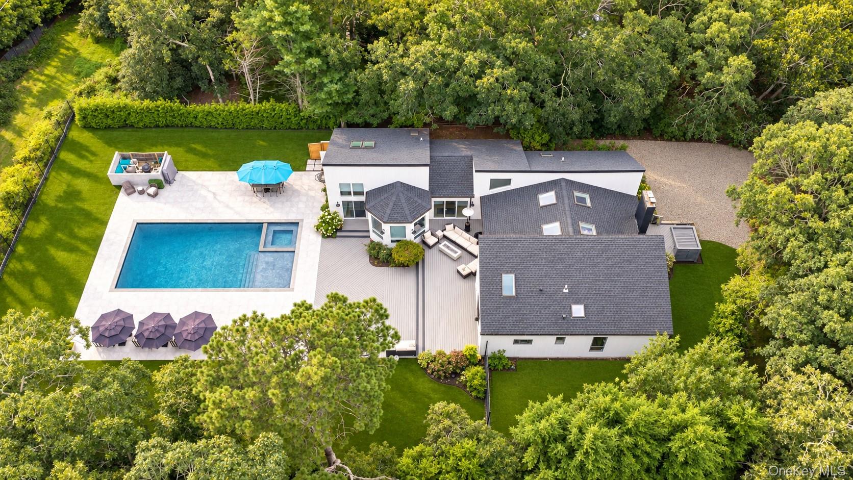 1050879 Property Photo 4