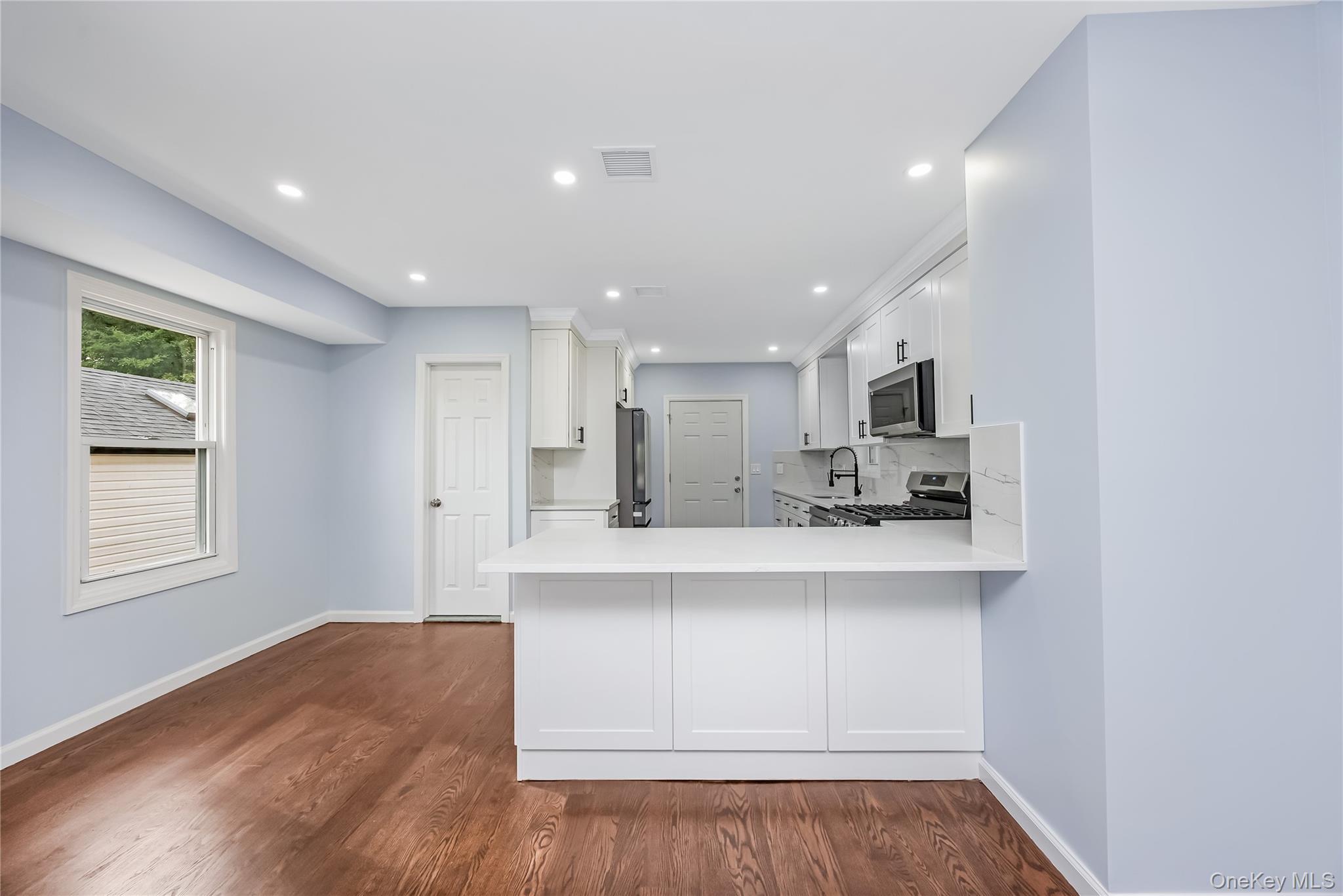 54 W Marshall Street Property Photo 9
