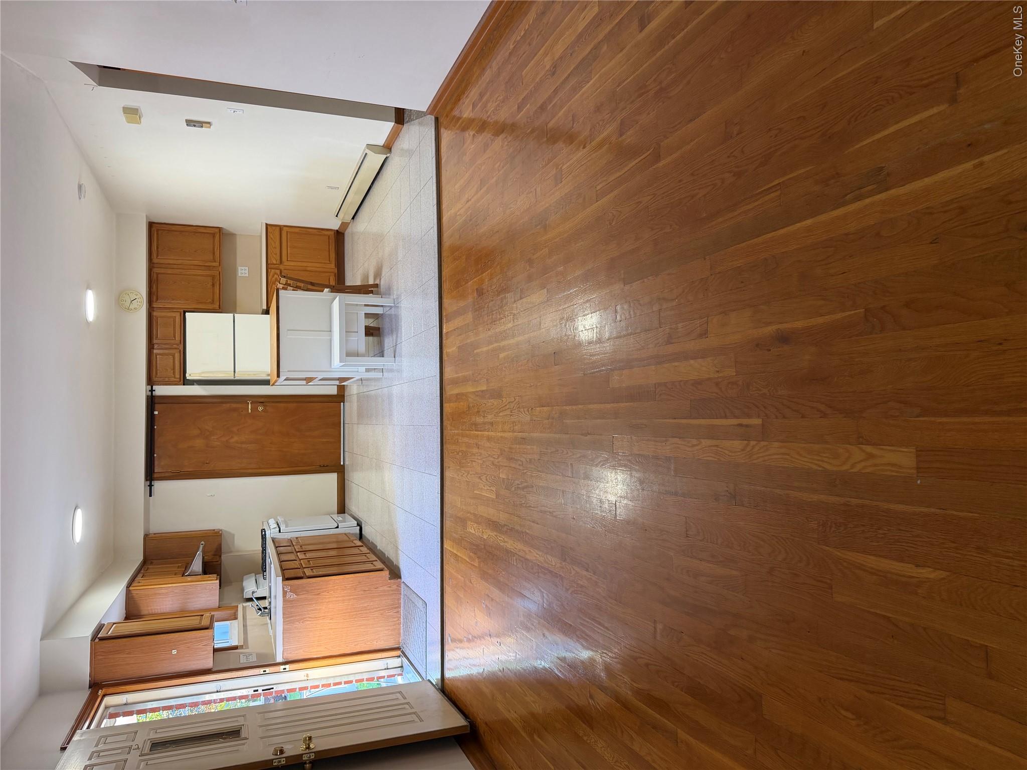 4131 219th Street 1 Fl Property Photo 5