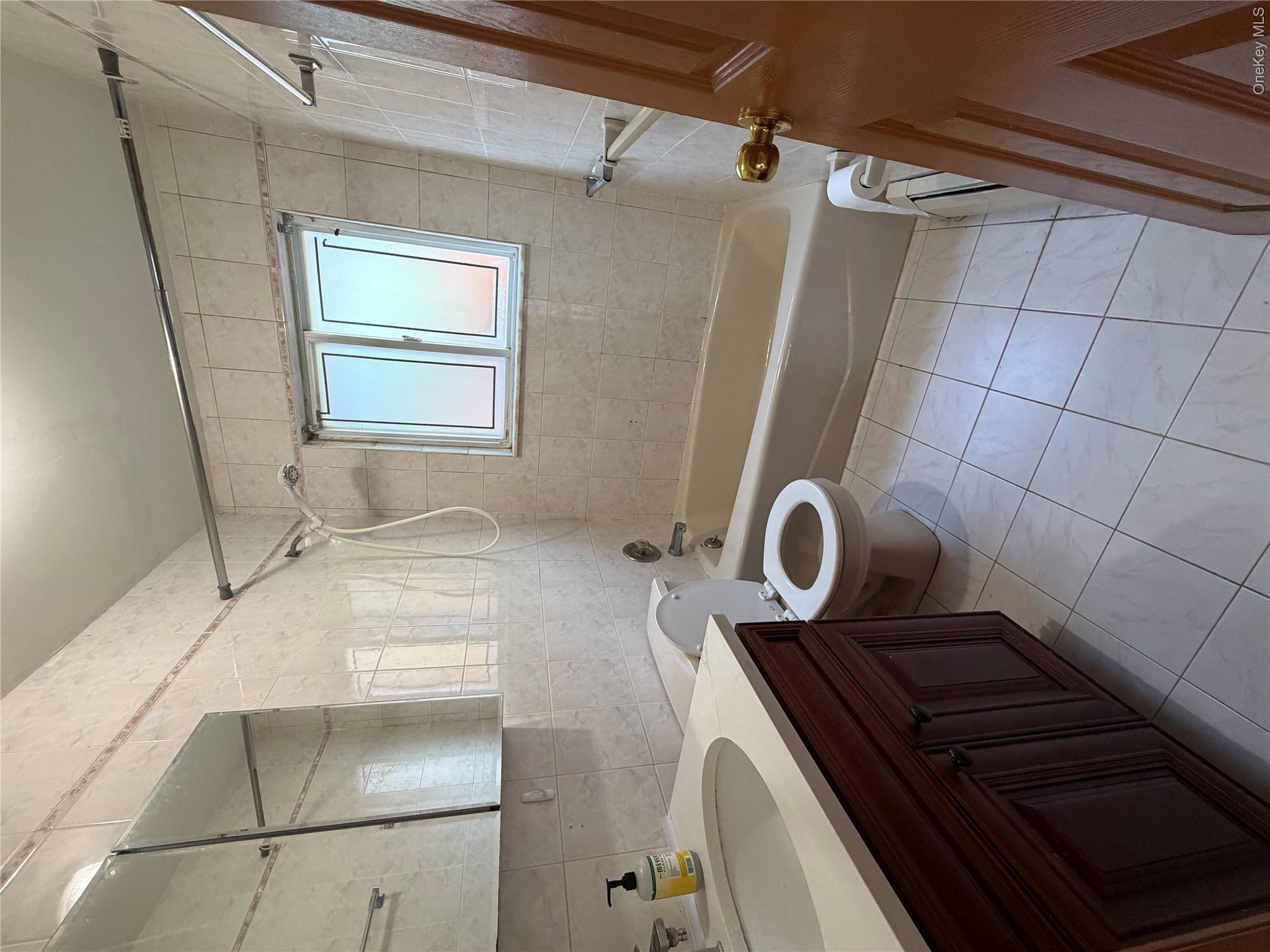 4131 219th Street 1 Fl Property Photo 6