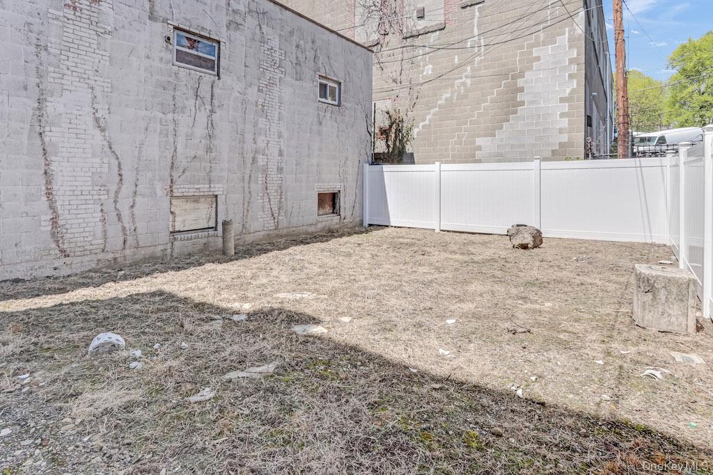 370 Broadway 3 Property Photo 14