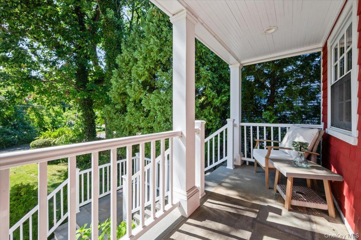 10 E Brookside Drive Property Photo 3