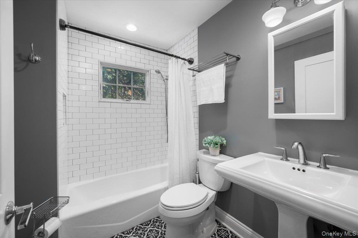 10 E Brookside Drive Property Photo 17