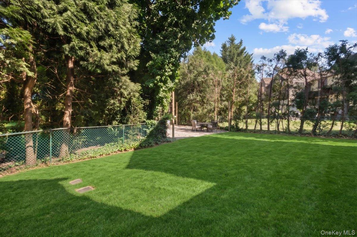 10 E Brookside Drive Property Photo 33