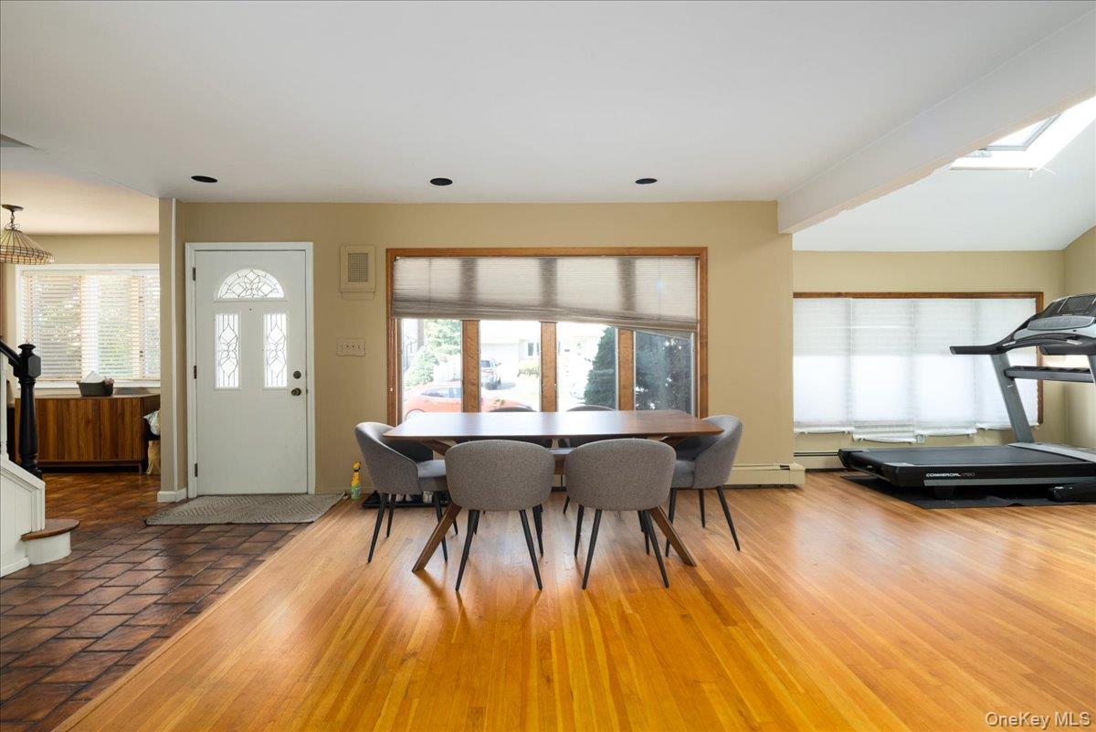 10 Seneca Drive Property Photo 6