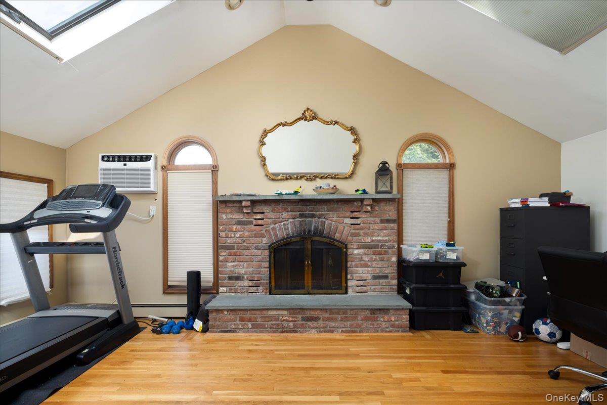 10 Seneca Drive Property Photo 8