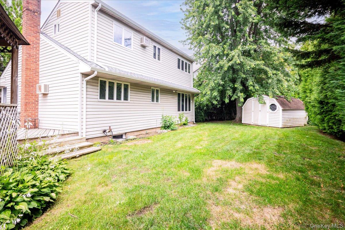 10 Seneca Drive Property Photo 24