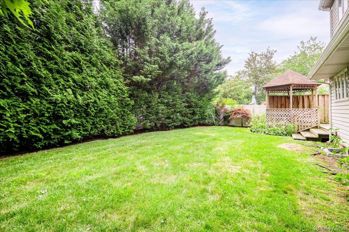 10 Seneca Drive Property Photo 26