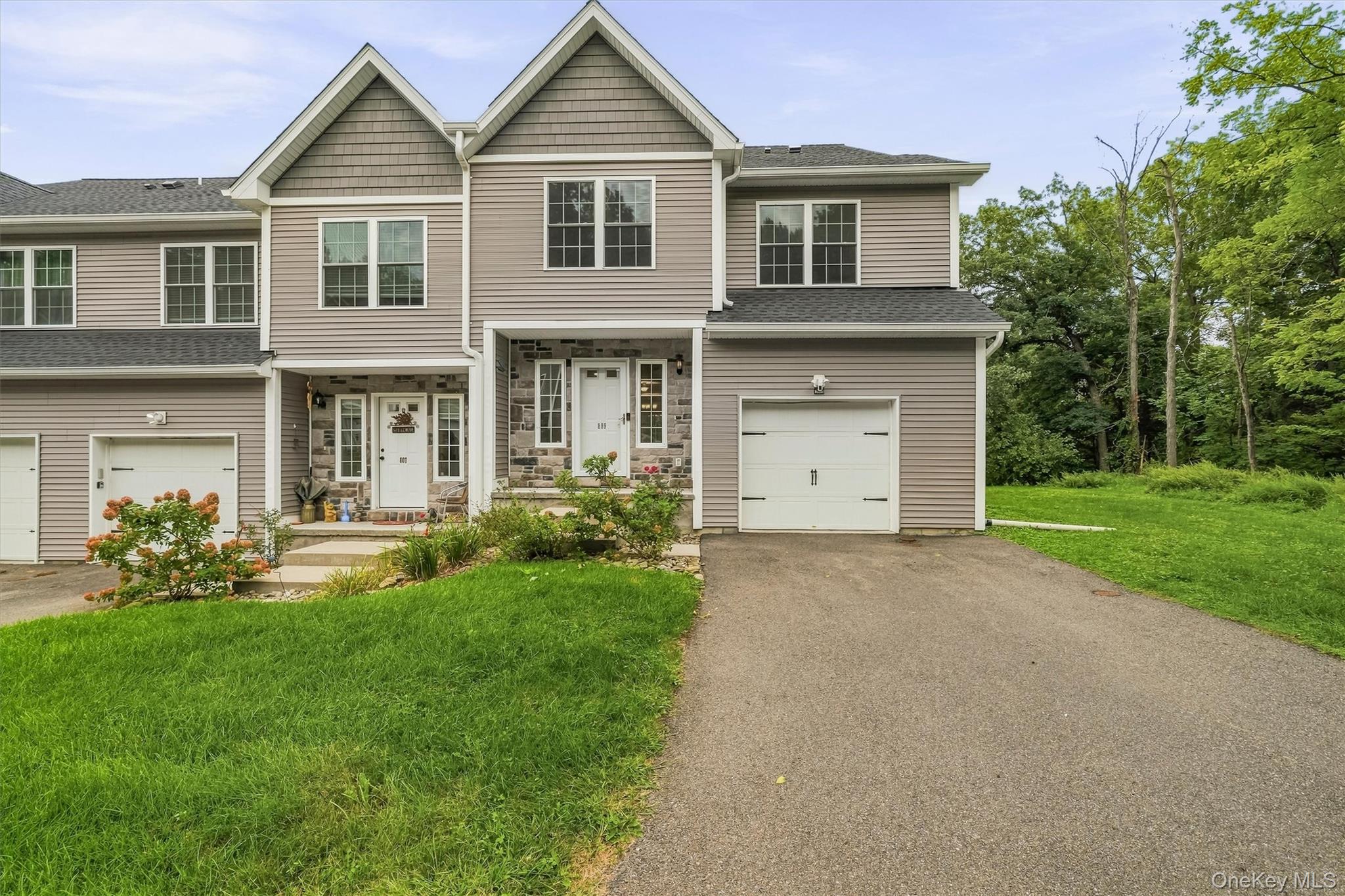 809 Fairway Court Property Photo 1
