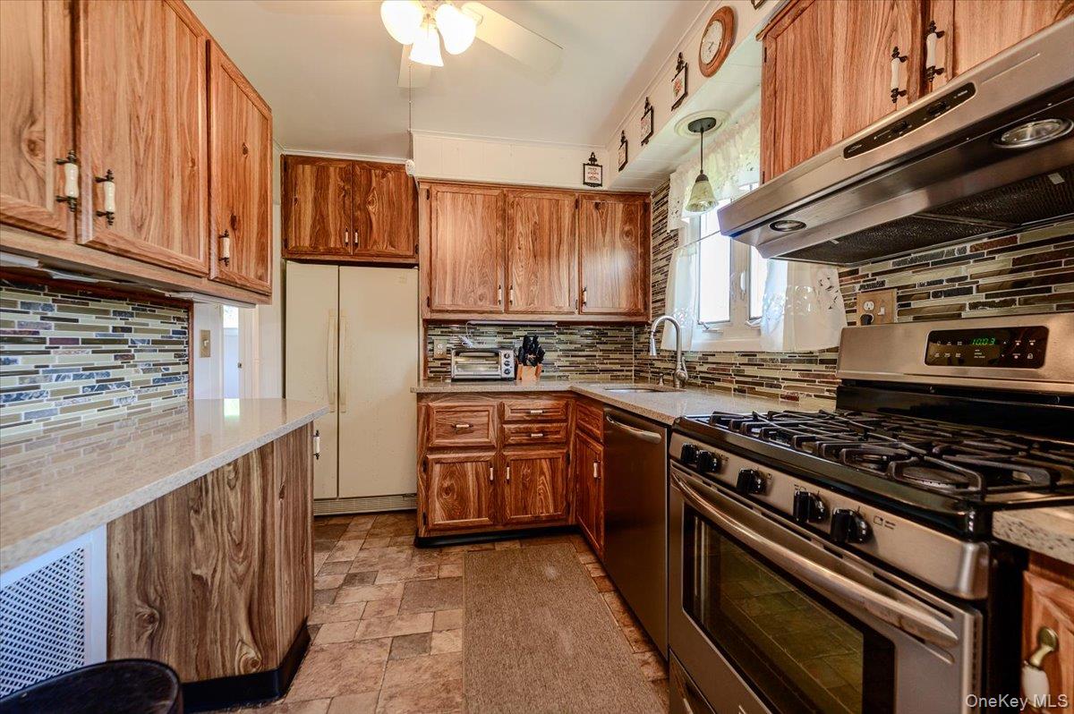 957 N Fulton Avenue Property Photo 7