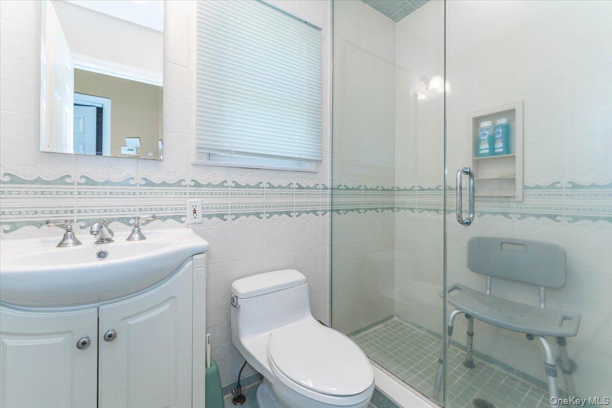 899 Green Place Property Photo 17