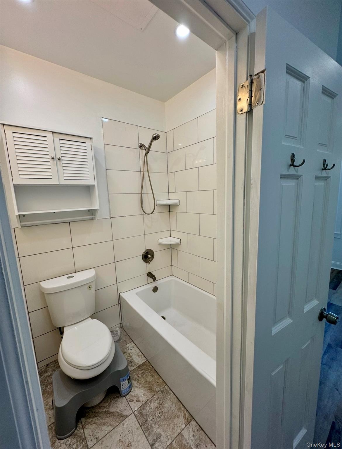 575 Barbey Street 1 Property Photo 9