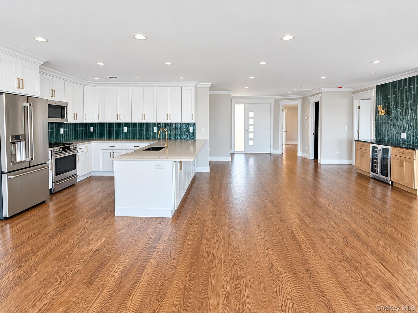 71 E Shore Drive Property Photo 4
