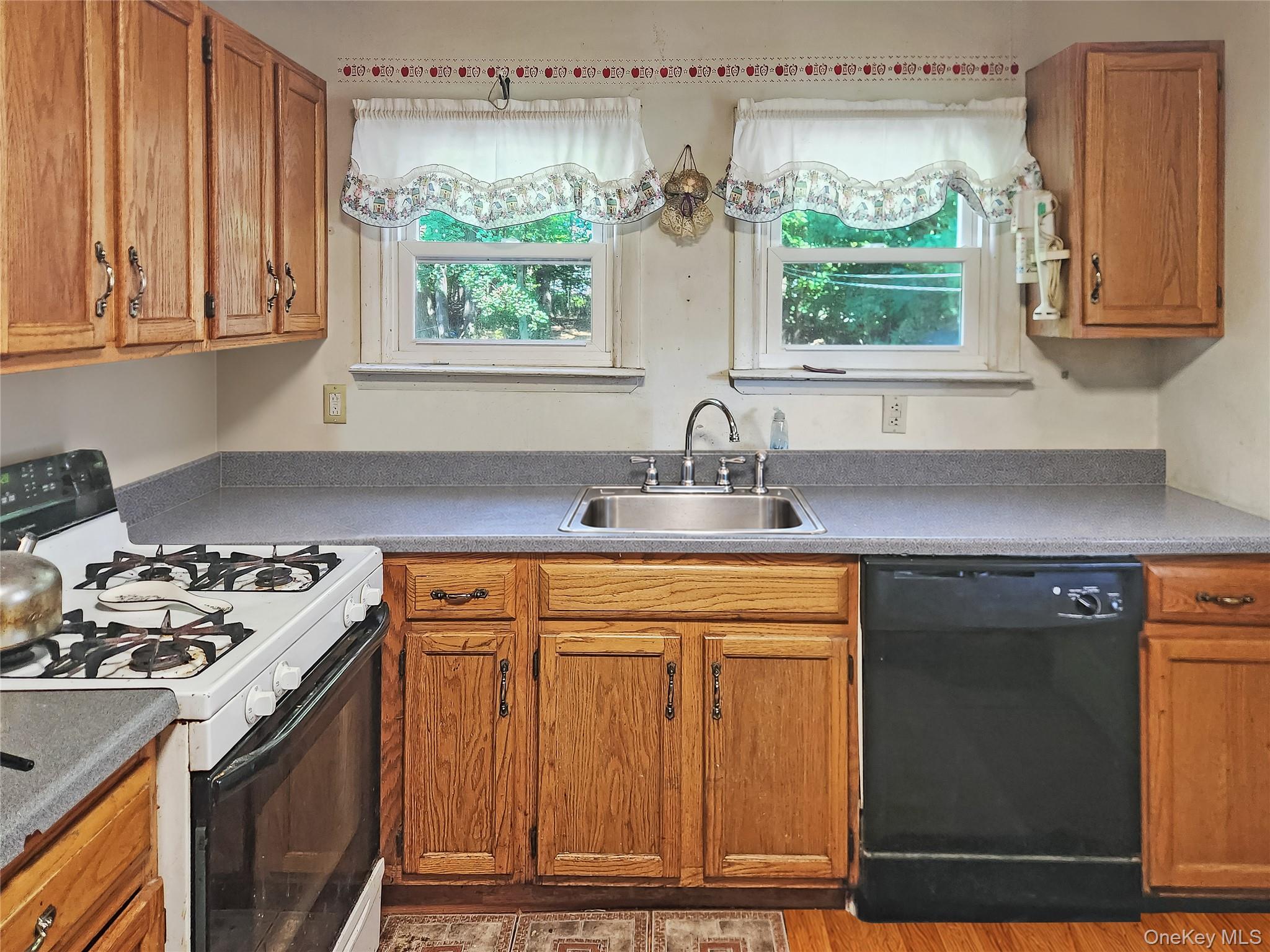 15 Grove Street Property Photo 1