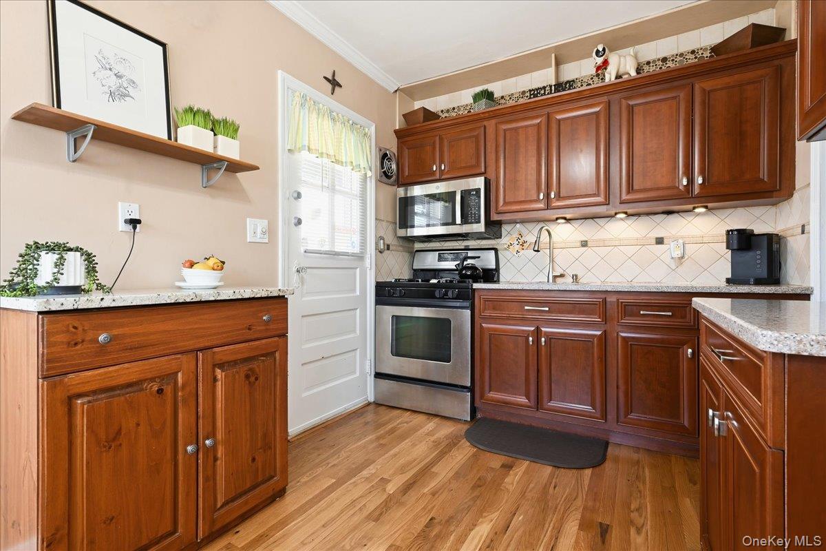 8614 251st Street Property Photo 6