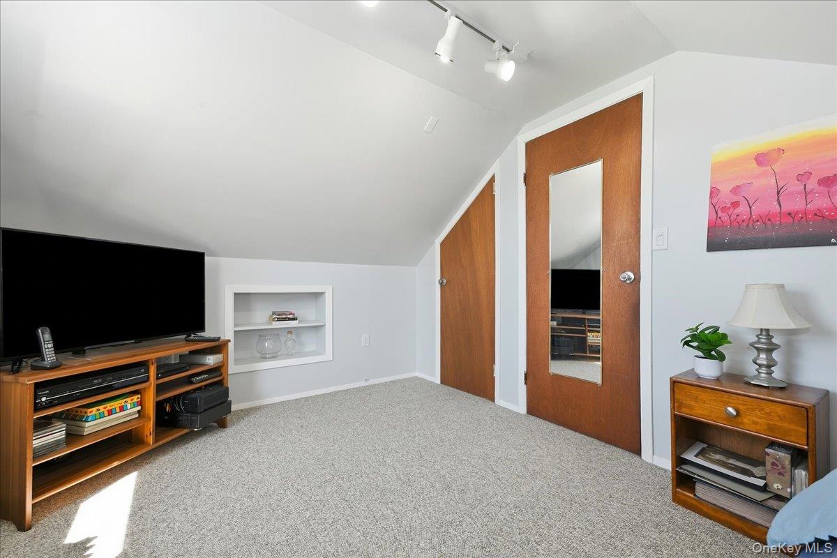 8614 251st Street Property Photo 15