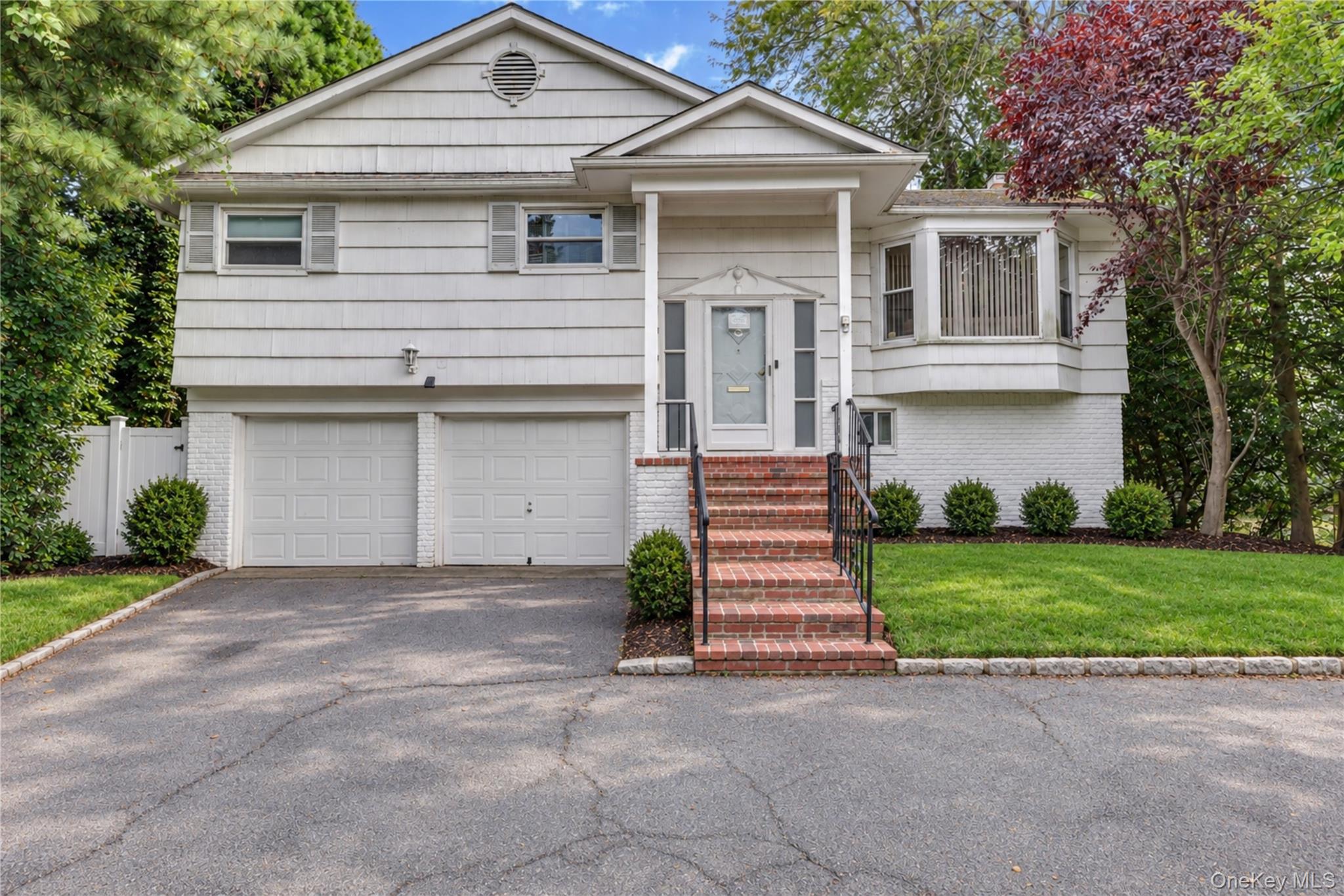 22 Woodmere Boulevard Property Photo 1