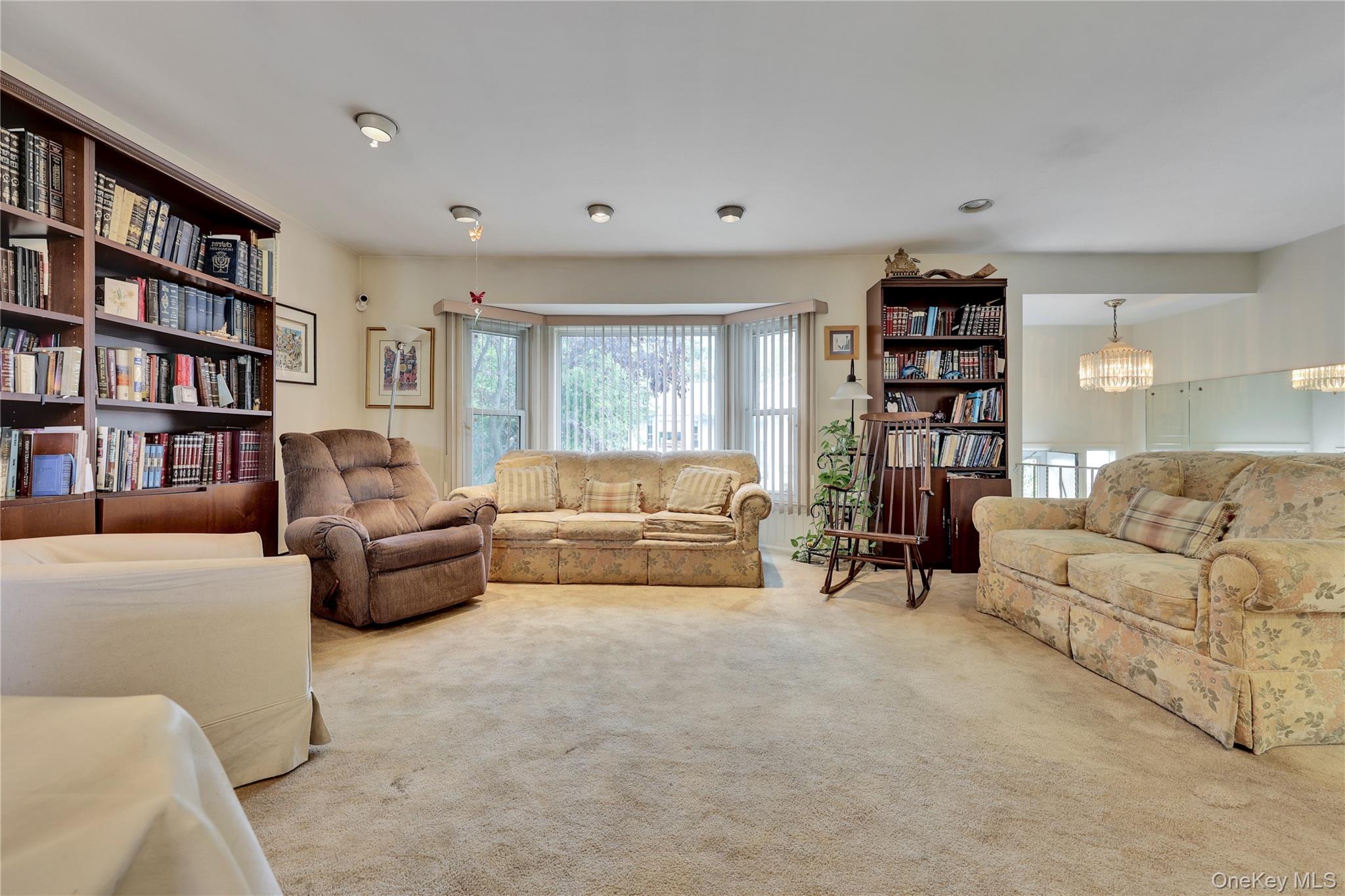 22 Woodmere Boulevard Property Photo 5