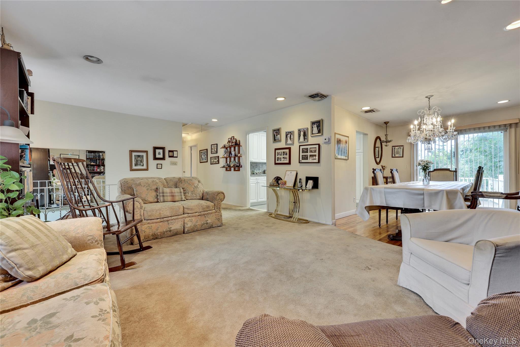 22 Woodmere Boulevard Property Photo 6