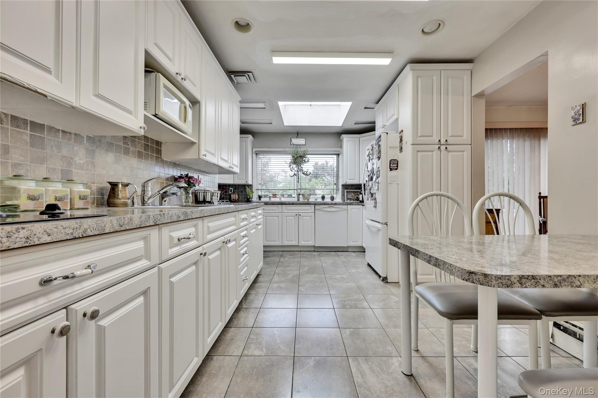 22 Woodmere Boulevard Property Photo 11
