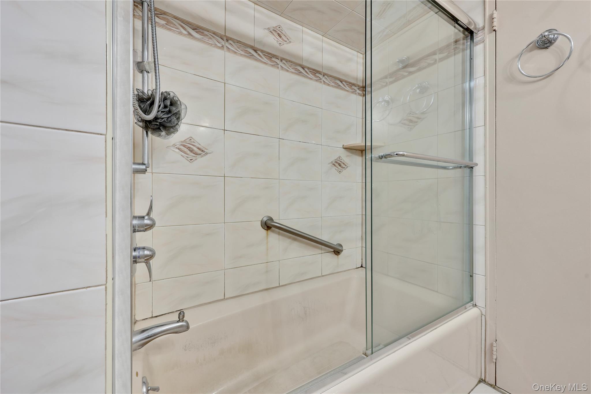 22 Woodmere Boulevard Property Photo 18