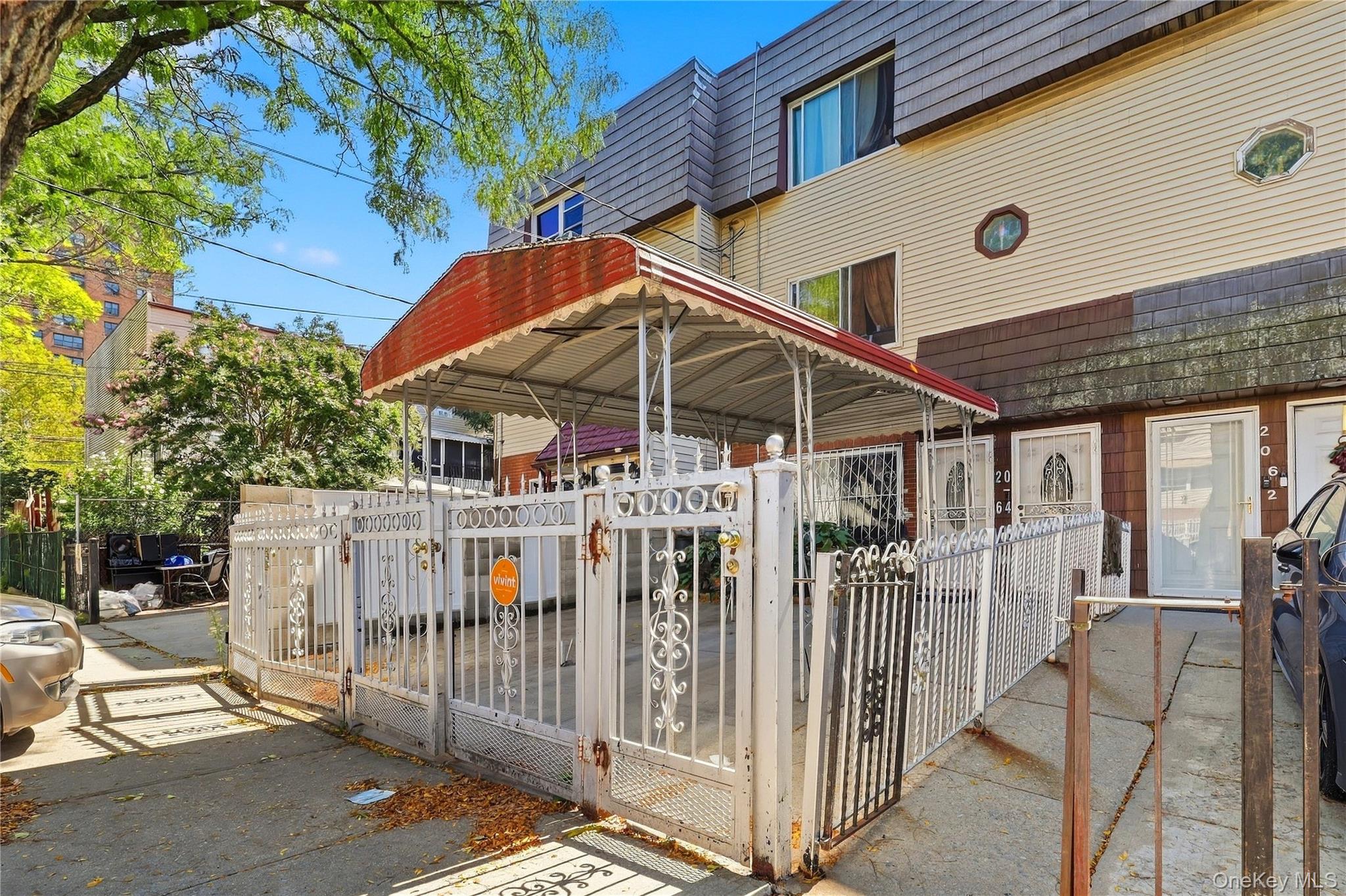 2064 Cicero Avenue Property Photo 1