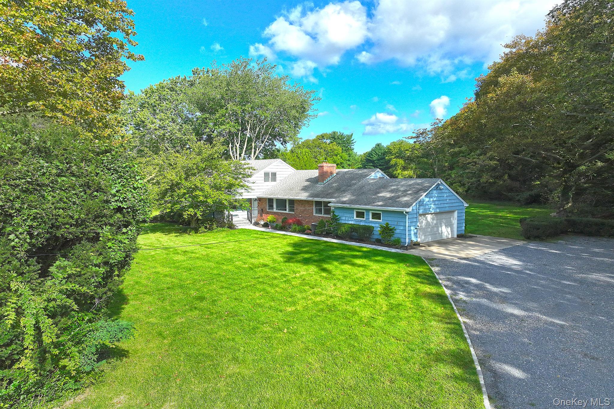 1950 Midlane Property Photo 2