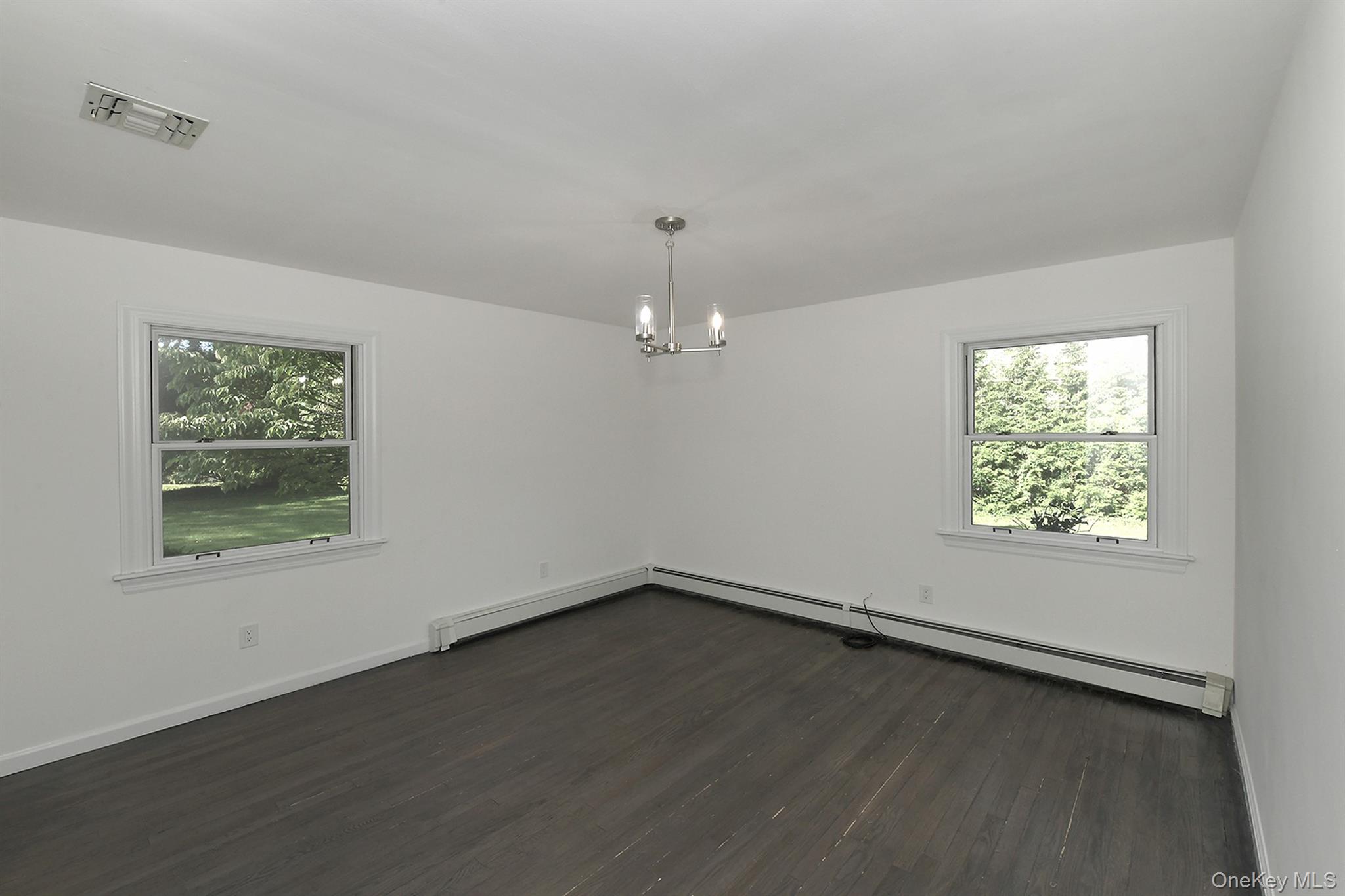 1950 Midlane Property Photo 18