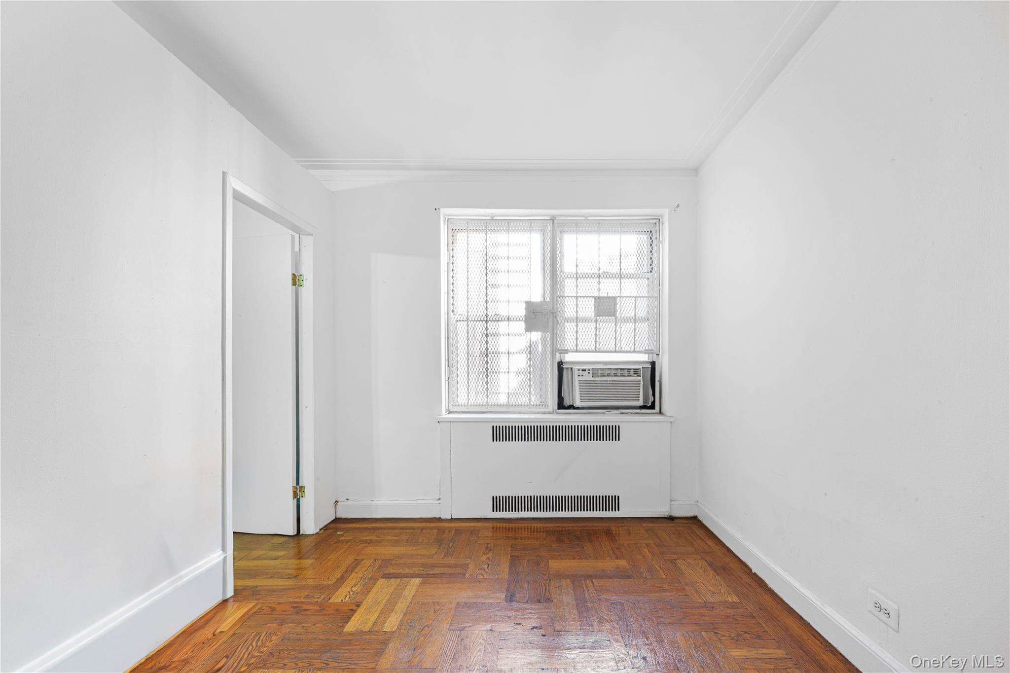 2191 Bolton Street 5e Property Photo 6