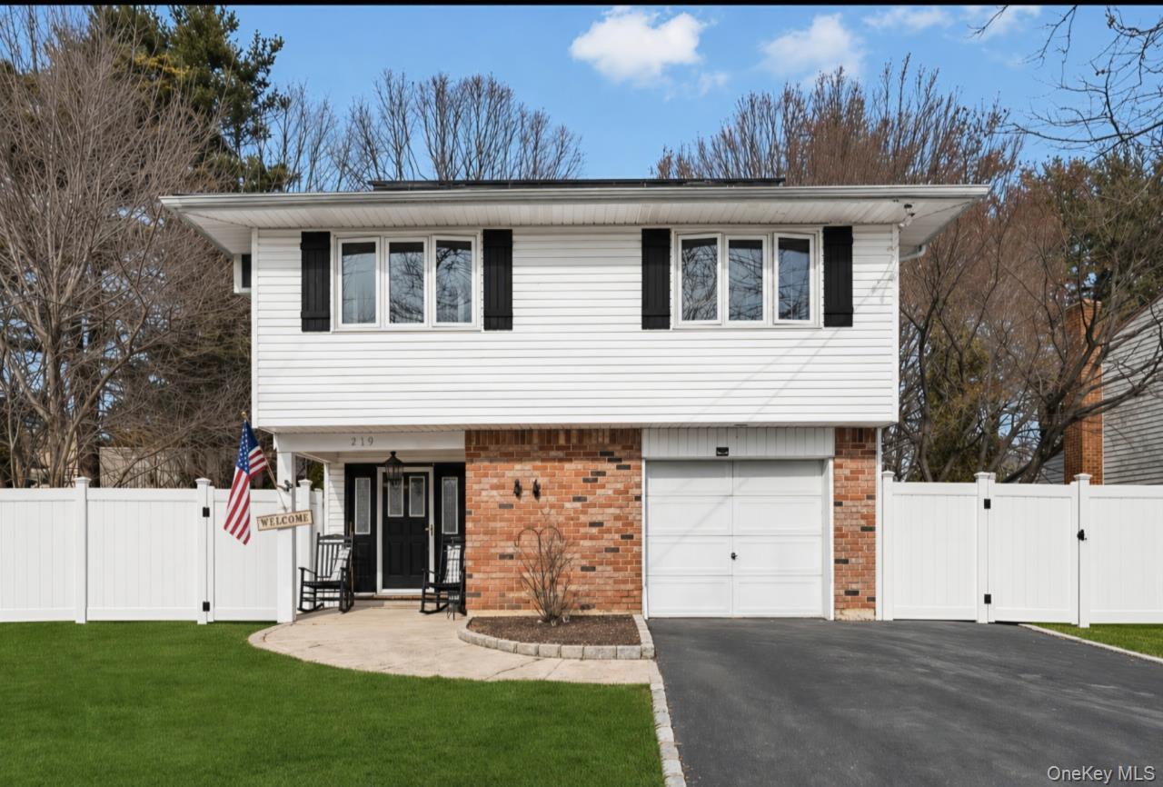 219 Bellerose Avenue Property Photo 1