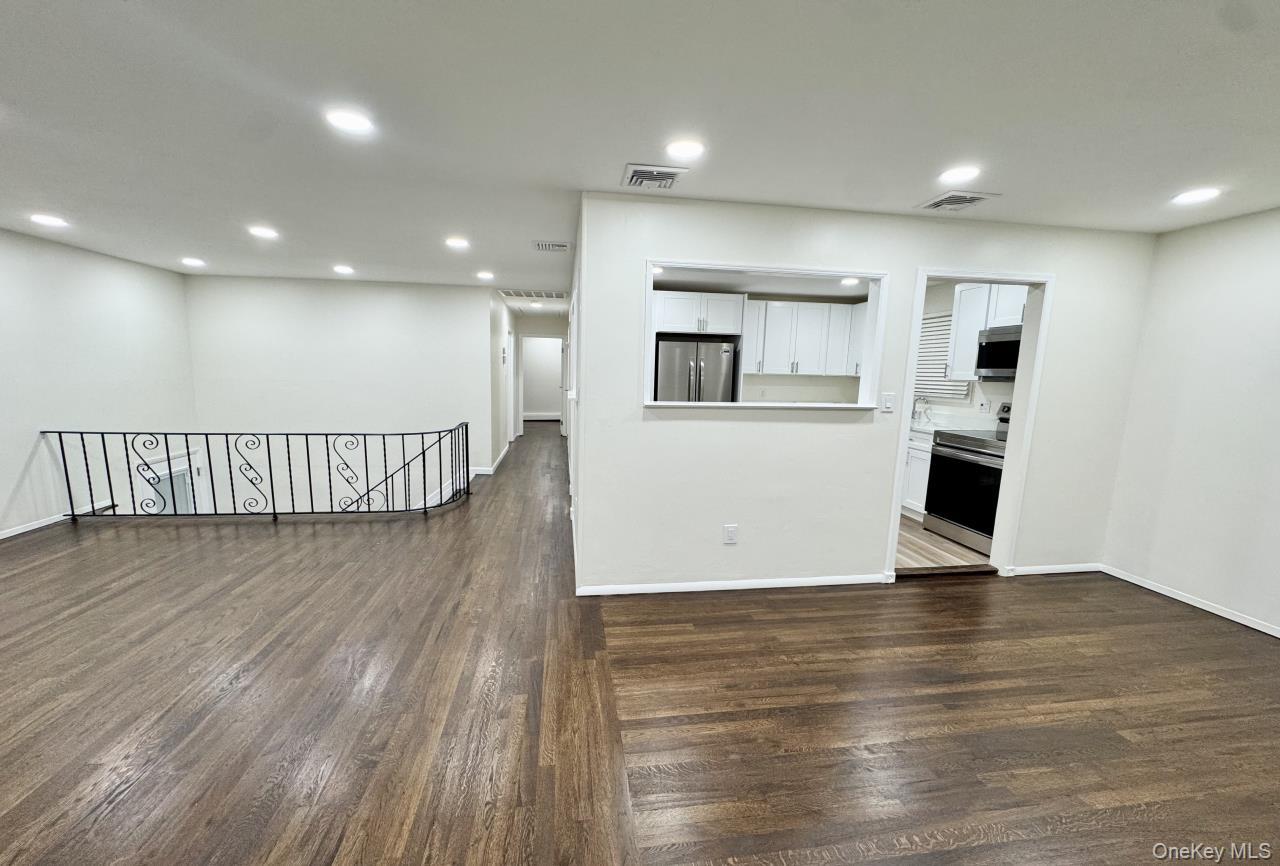 219 Bellerose Avenue Property Photo 4