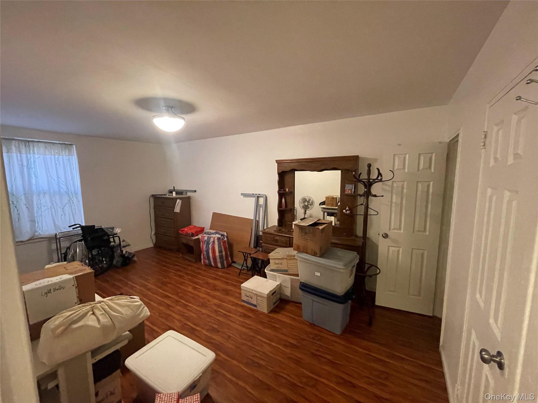 8425 Elmhurst Avenue 2s Property Photo 4