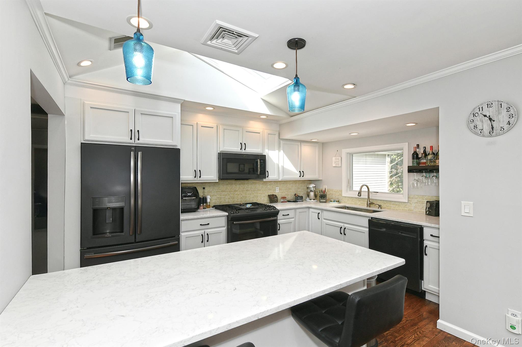37 Euclid Avenue Property Photo 7