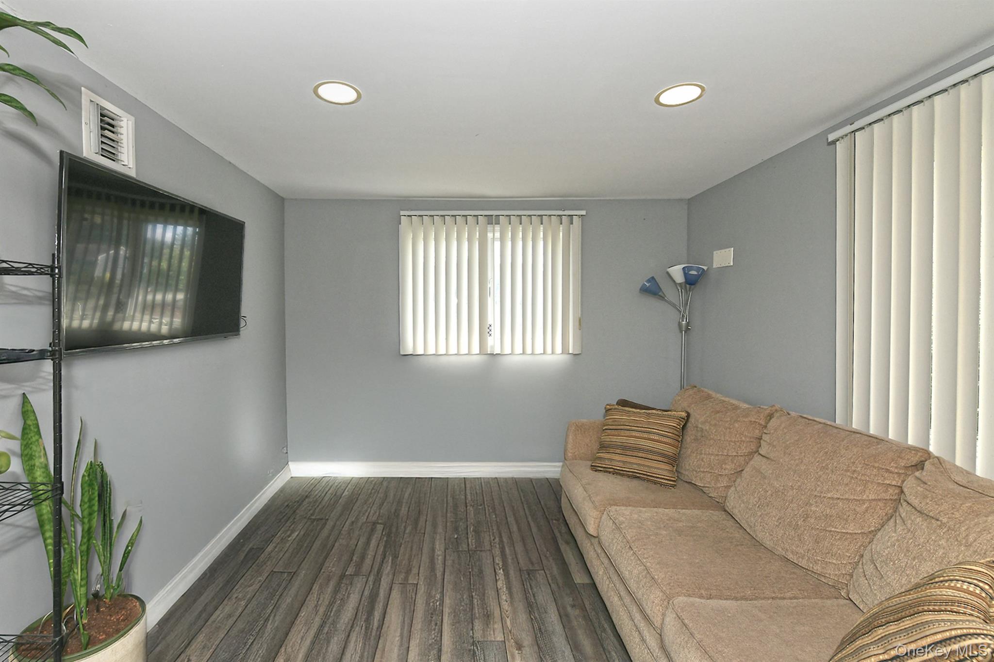 37 Euclid Avenue Property Photo 24