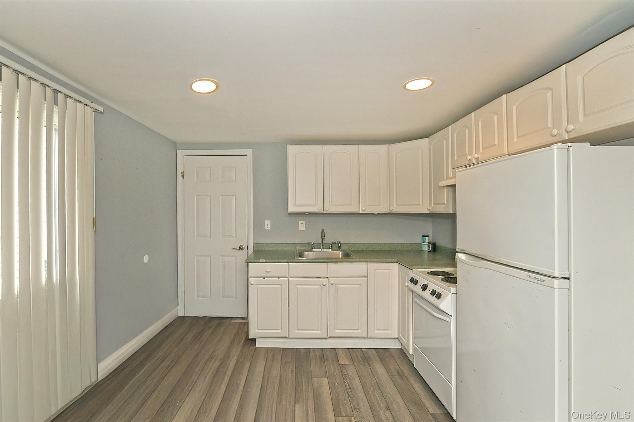 37 Euclid Avenue Property Photo 27