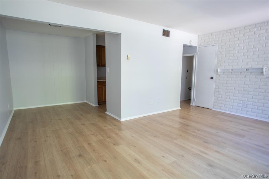 5 Ethan Allen Court Property Photo 3