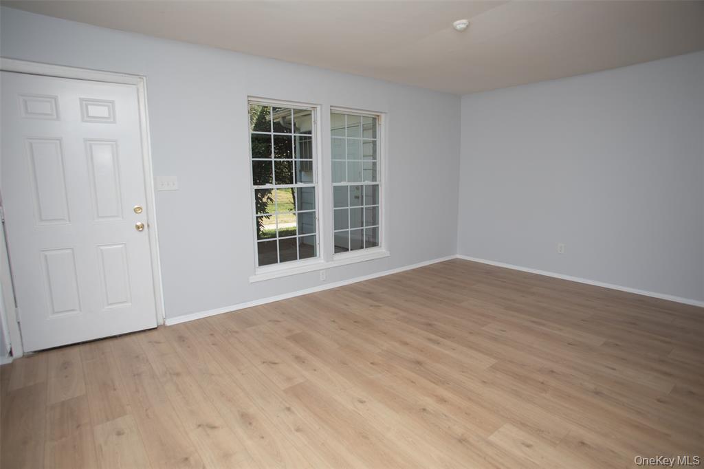 5 Ethan Allen Court Property Photo 7