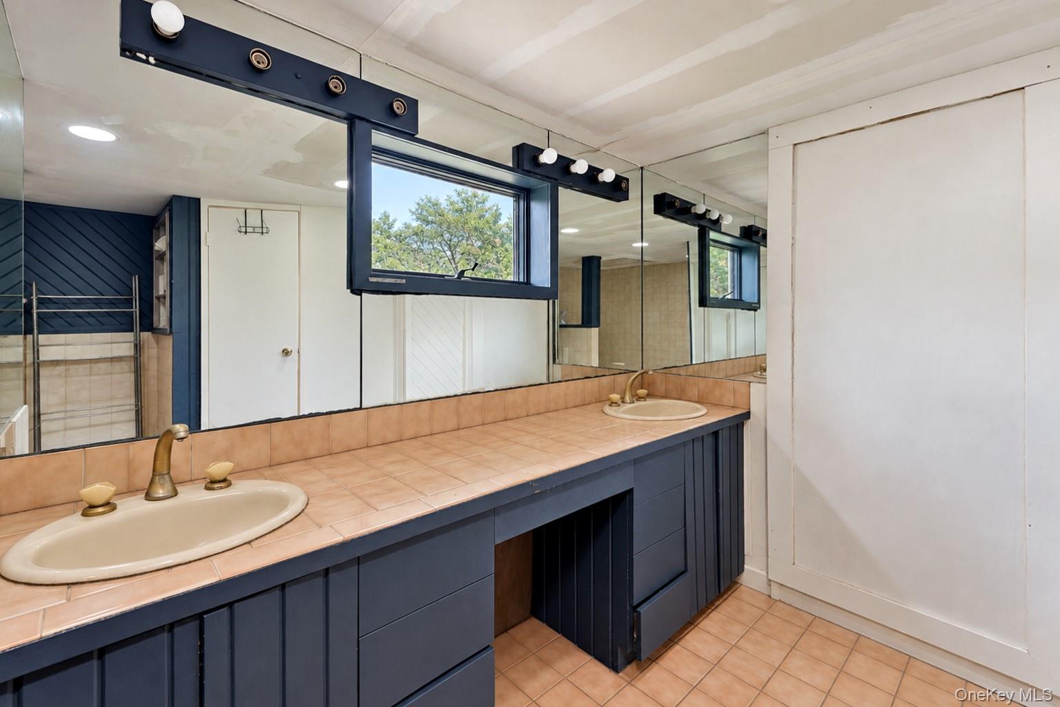 4 Holzman Drive Property Photo 7