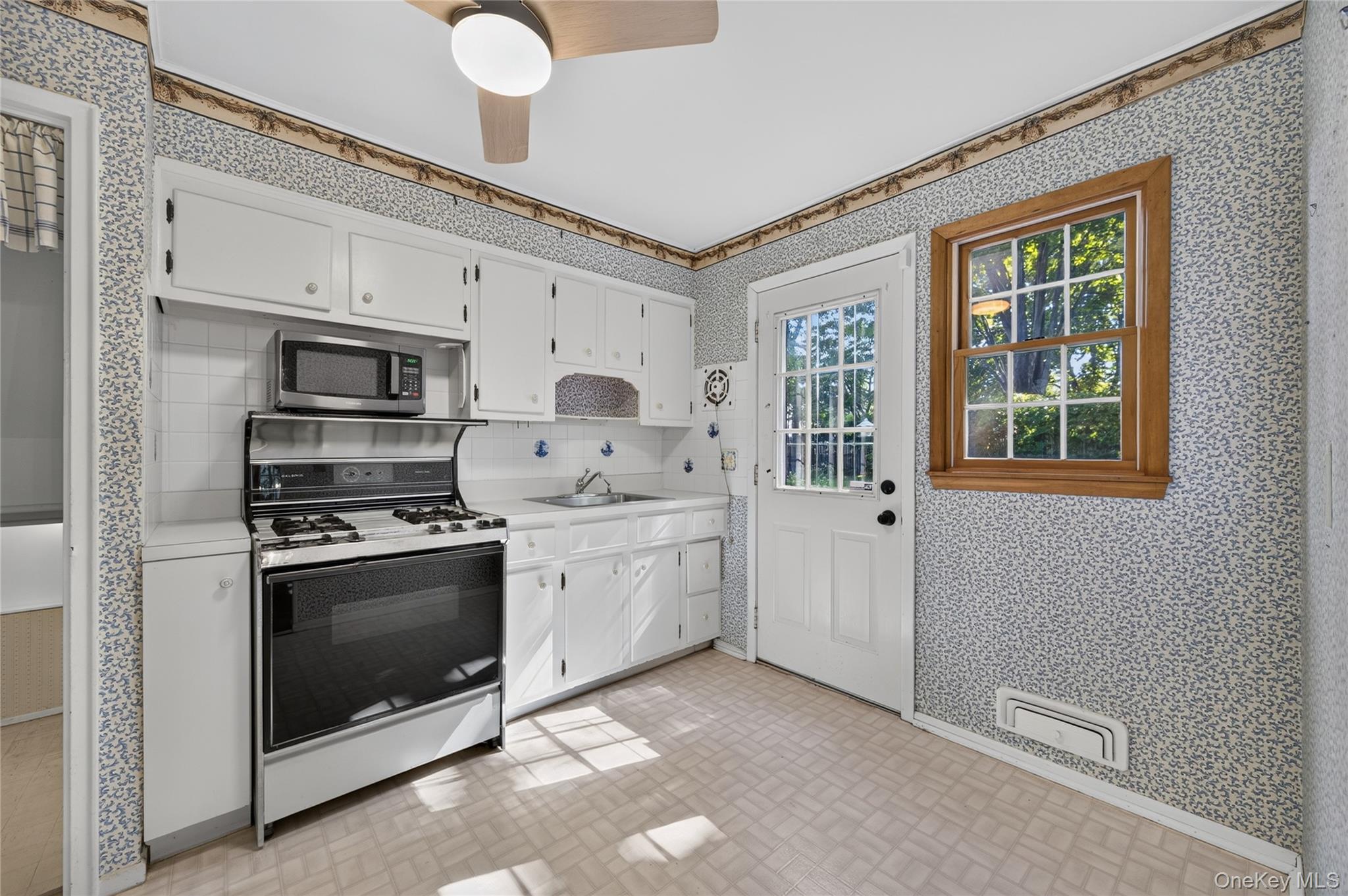4 Oaktree Lane Property Photo 10