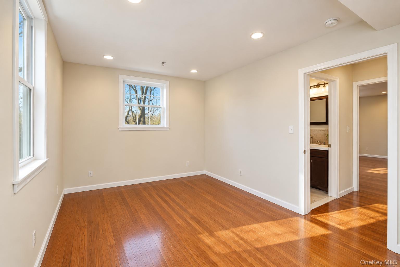 100 Clarewood Drive 1k Property Photo 10