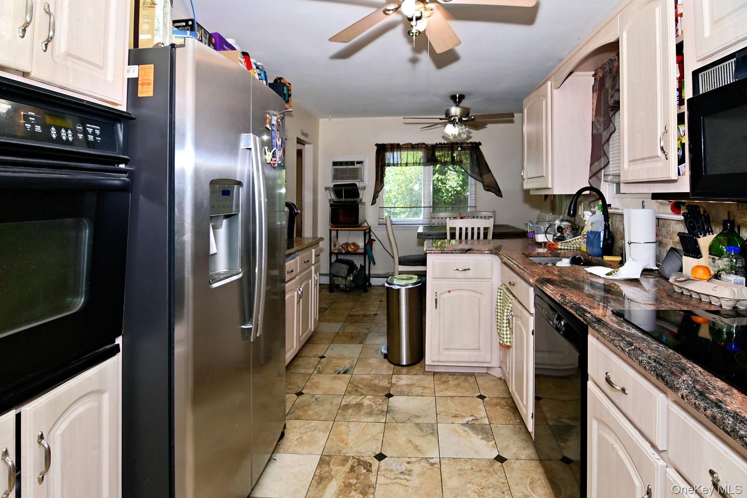 36 E Willow Street Property Photo 9